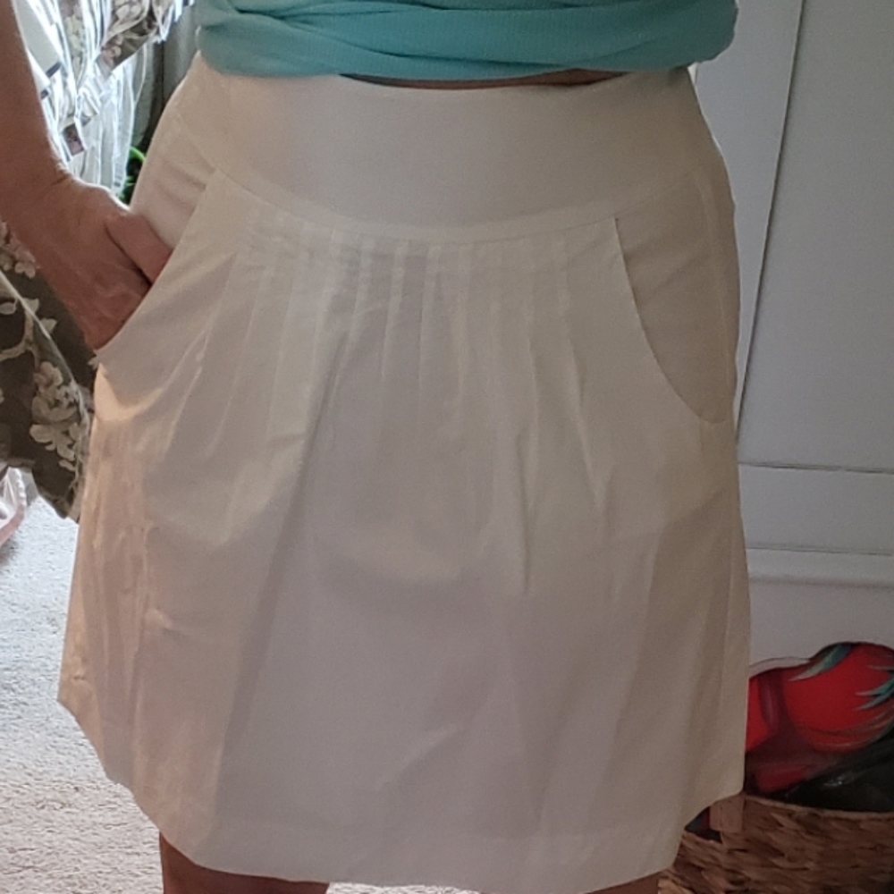 NWOT Banana Rep Skirt
